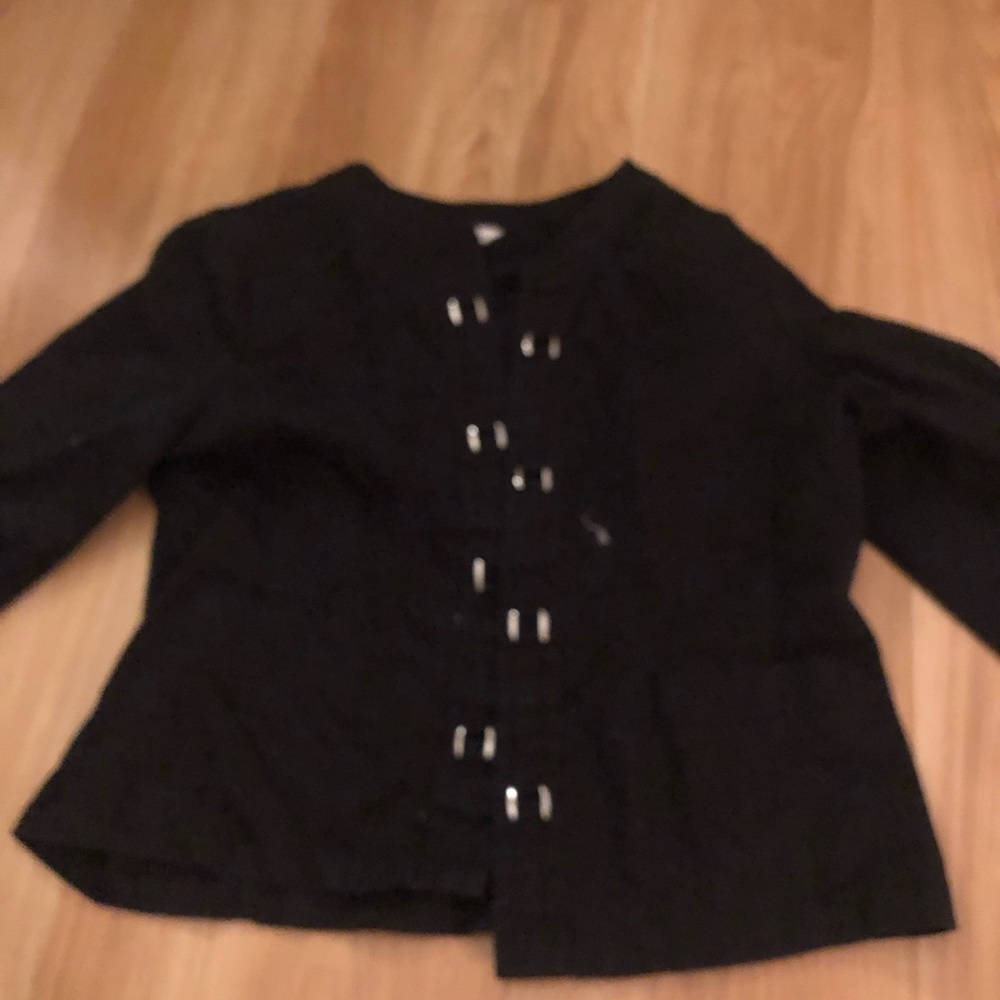 Buckled “retro” short sleeve jacket